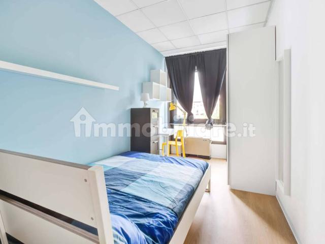 Stanza in affitto in appartamento via Privata Deruta, Milano