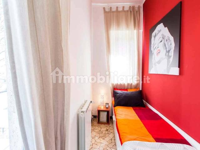Stanza in affitto in appartamento via Privata Moncalvo, Milano