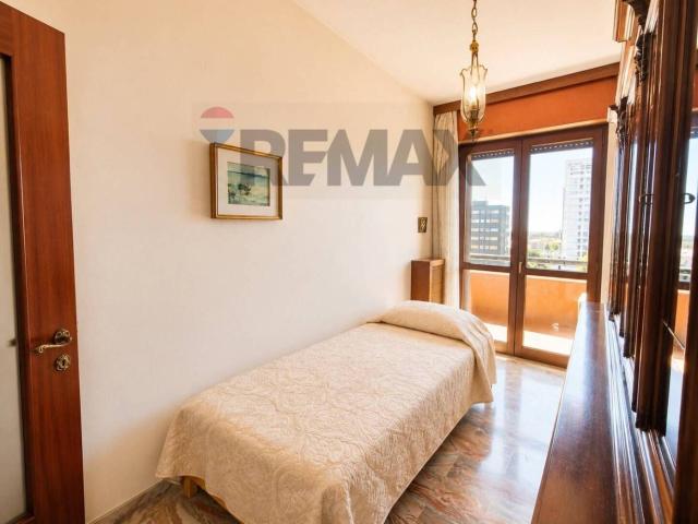 Stanza in affitto in appartamento via Remo La Valle 9, Milano