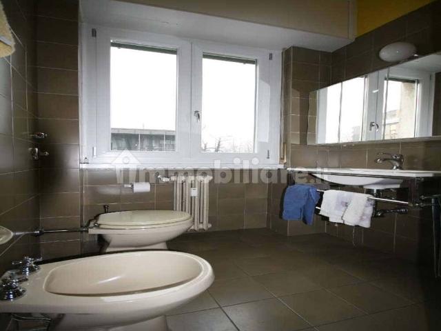 Stanza in affitto in appartamento via Restelli, Milano