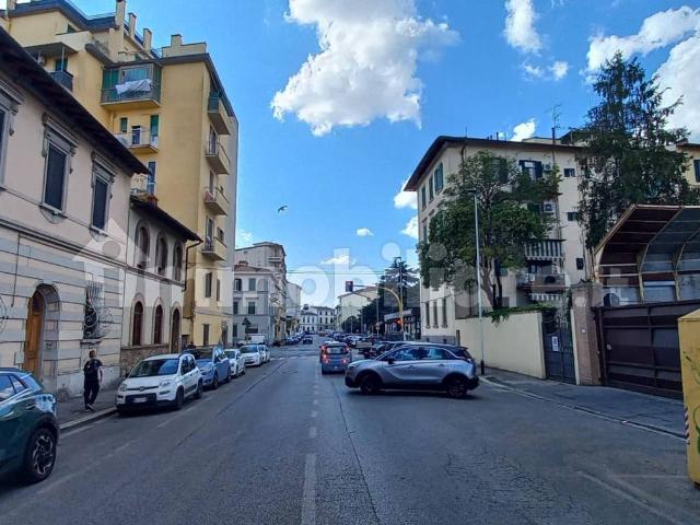 Stanza in affitto in appartamento via Riguccio Galluzzi 15, Firenze