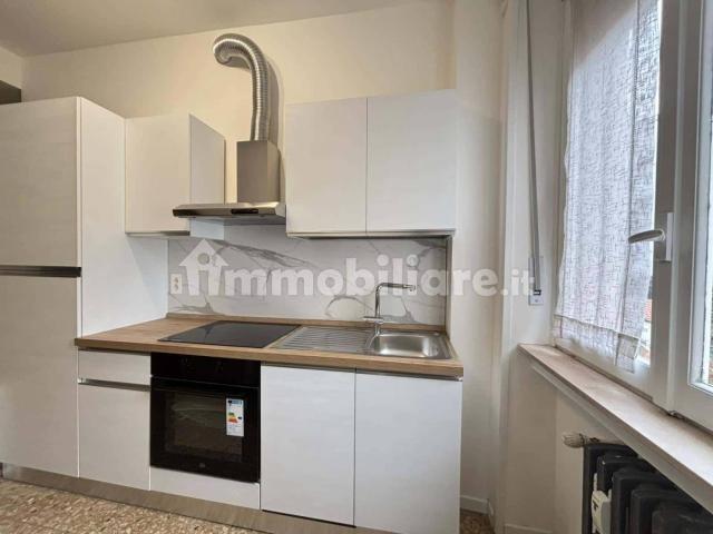 Stanza in affitto in appartamento via Riva di Trento, Milano