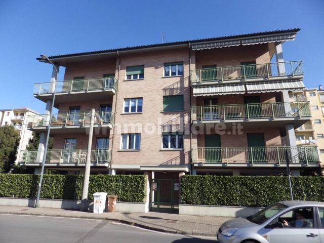 Stanza in affitto in appartamento via Roma, Grugliasco
