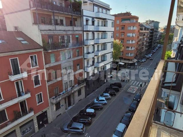 Stanza in affitto in appartamento via Stendhal 54, Milano