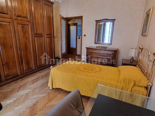 Stanza in affitto in appartamento via Stelvio 4, Torino