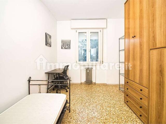 Stanza in affitto in appartamento viale Gramsci, 372, Modena