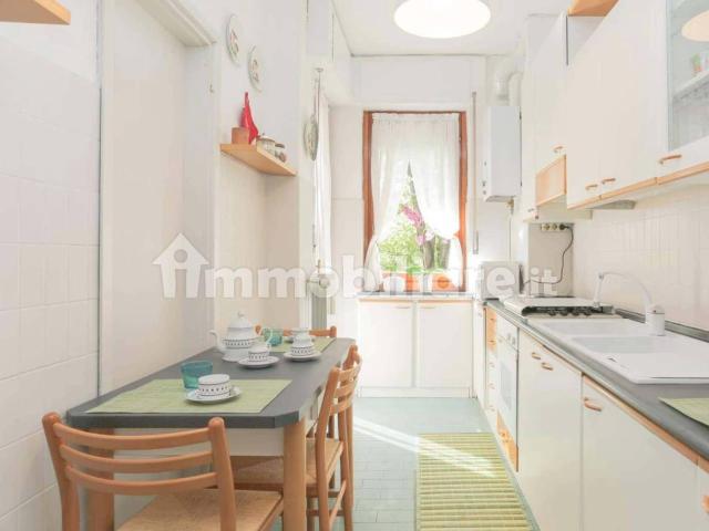Stanza in affitto in appartamento viale Famagosta, Milano