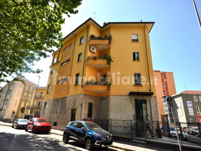Stanza in affitto in appartamento viale Michelangelo Buonarroti 28, Novara