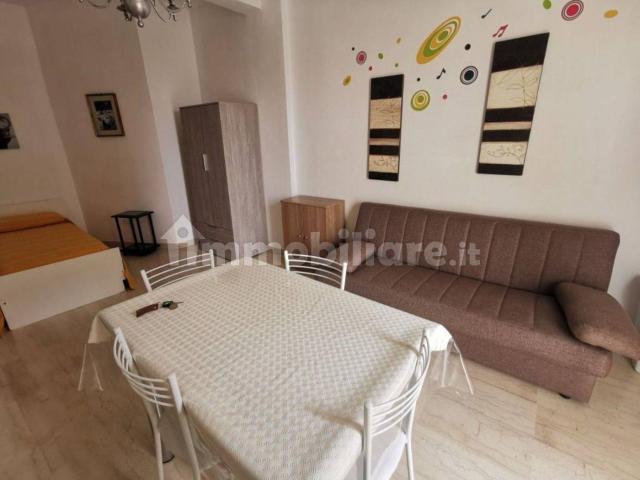 Stanza in affitto in appartamento viale Pio X, Catanzaro