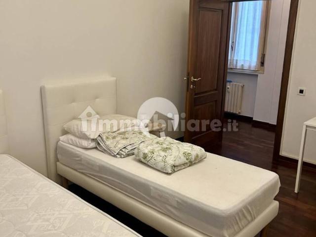 Stanza in affitto in appartamento viale Umberto, Reggio Emilia