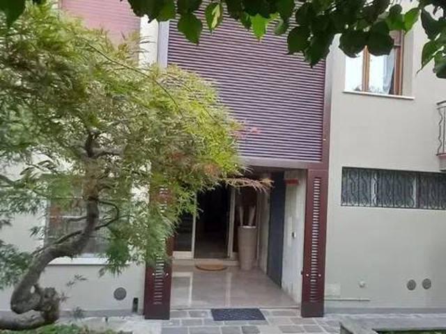 Stanza in affitto in appartamento Vicinanze via Bramati, Trezzano Rosa
