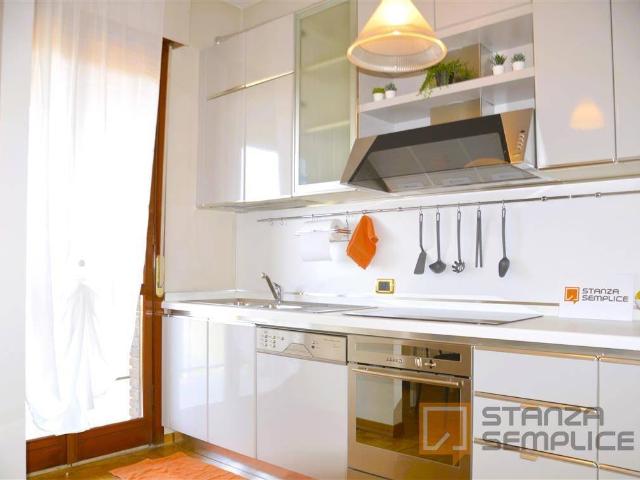 Stanza in affitto in appartamento Vincenzi 19, Modena