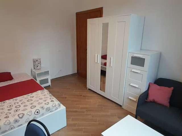 Stanza in affitto in casa con 7 camere da letto a Firenze