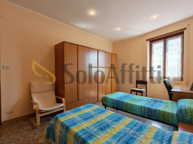 Stanza In appartamento arredato 30 mq