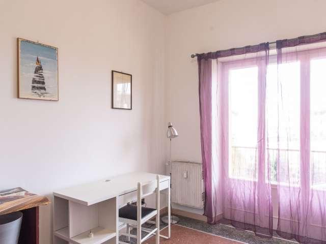 Stanza in appartamento con 4 camere da letto in affitto a Ostiense, Roma