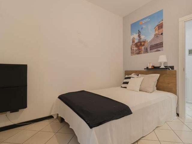 Stanza in appartamento con 4 camere da letto in affitto a San Martino, Trento