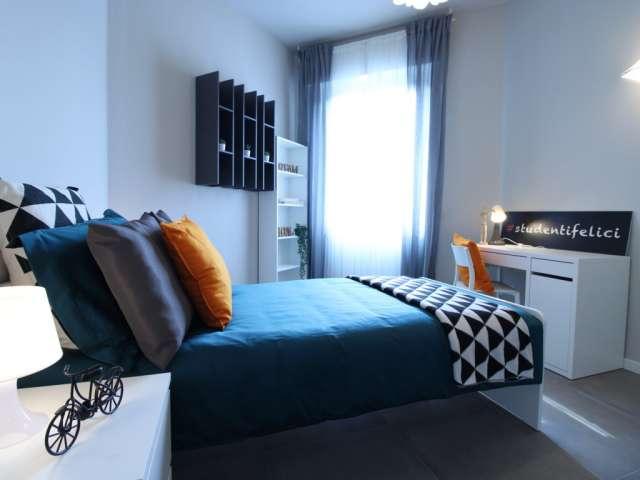 Stanza in appartamento con 4 camere da letto in affitto a San Rocchino, Brescia