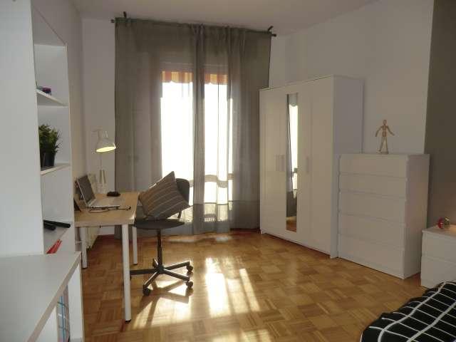 Stanza in appartamento con 4 stanze da letto a Padova
