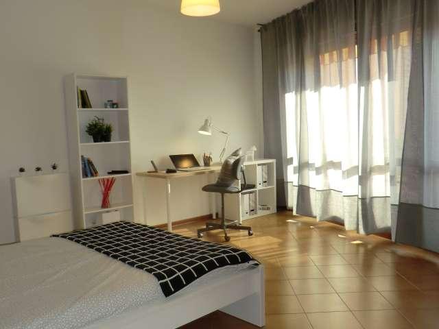Stanza in appartamento con 4 stanze da letto a Padova