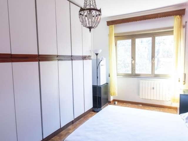 Stanza in appartamento con 5 camere da letto, Garbatella, Roma
