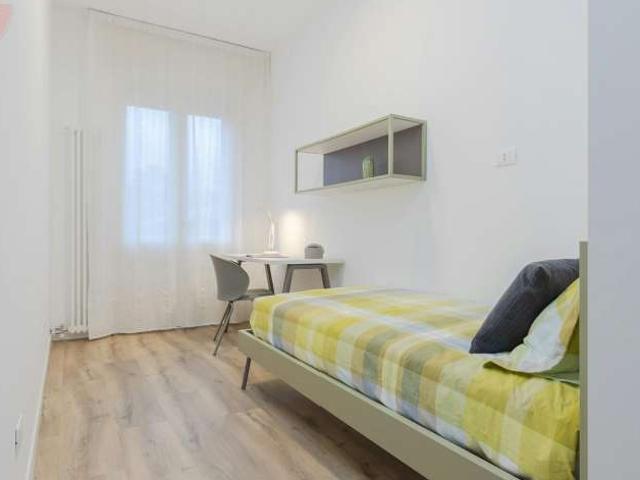 Stanza in appartamento con 5 camere da letto in affitto a Città Giardino, Padova