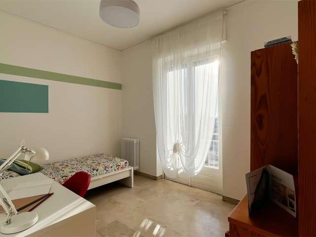 Stanza in appartamento con 7 camere da letto in affitto a Città Studi, Milano