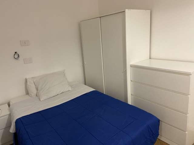 Stanza in appartamento con 3 camere da letto in affitto a Prati, Roma