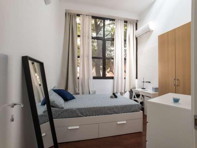 Stanza in appartamento condiviso, Umbria Molise, Milano, 5 camere da letto