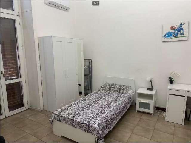Stanza in appartamento condiviso a Napoli