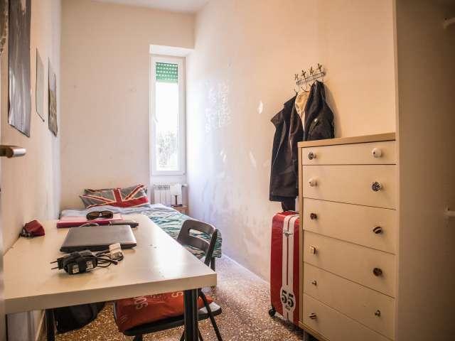 Stanza in appartamento condiviso a Garbatella, Roma