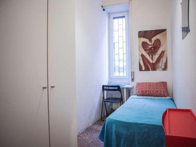 Stanza in appartamento condiviso a Garbatella, Roma