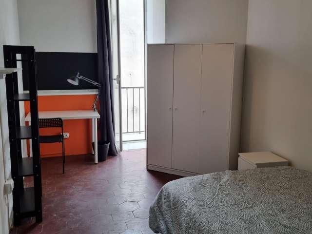 Stanza in appartamento condiviso a San Lorenzo, Napoli