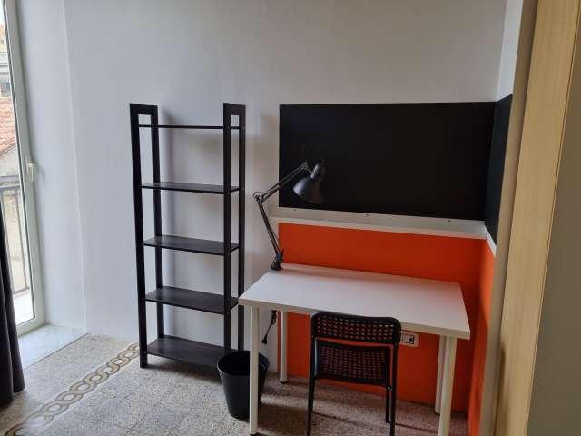 Stanza in appartamento condiviso a San Lorenzo, Napoli