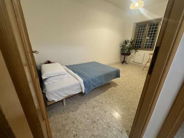 Stanza in appartamento condiviso con 3 camere da letto in affitto a Casal Bertone