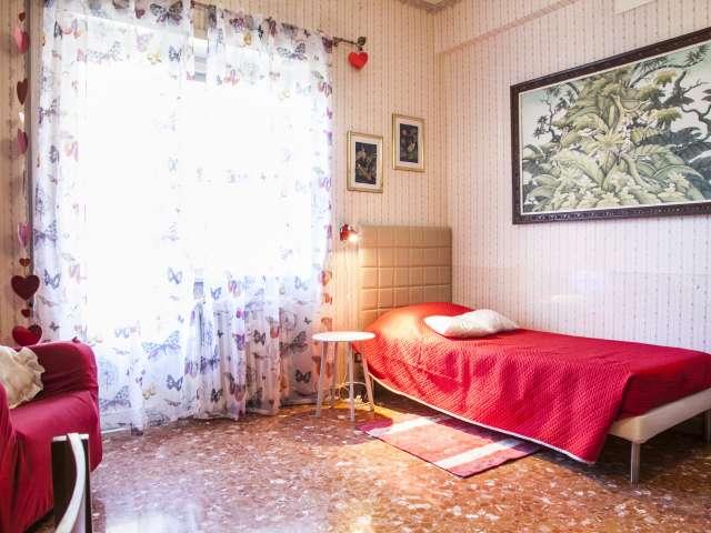 Stanza in appartamento condiviso con 3 camere da letto in affitto a Centocelle