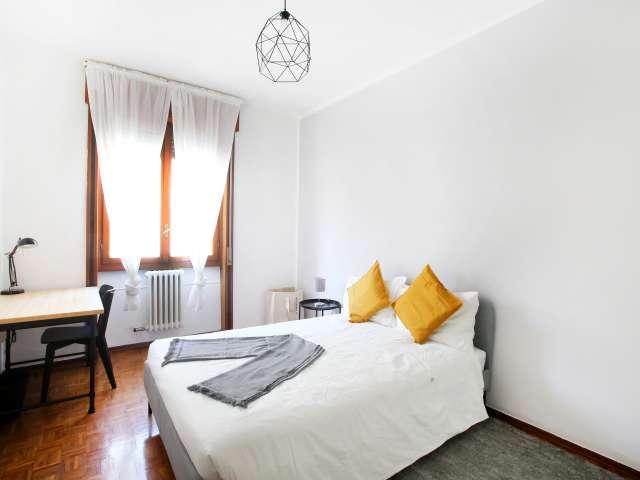 Stanza in appartamento condiviso con 3 camere da letto in affitto a Centrale, Milano