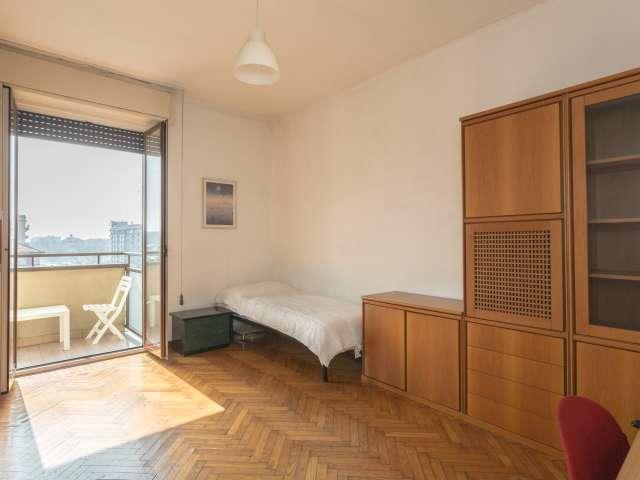 Stanza in appartamento condiviso con 3 camere da letto in affitto a Lodi Corvetto, Milano