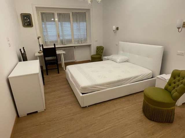 Stanza in appartamento condiviso con 3 camere da letto in affitto a Roma