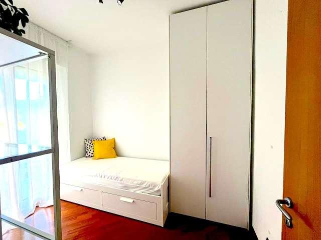 Stanza in appartamento condiviso con 3 camere da letto in affitto a Staglieno