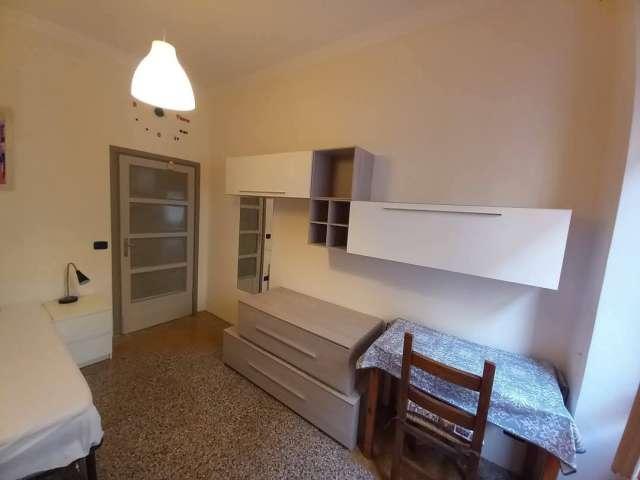 Stanza in appartamento condiviso con 3 camere da letto, Leopoldo, Firenze