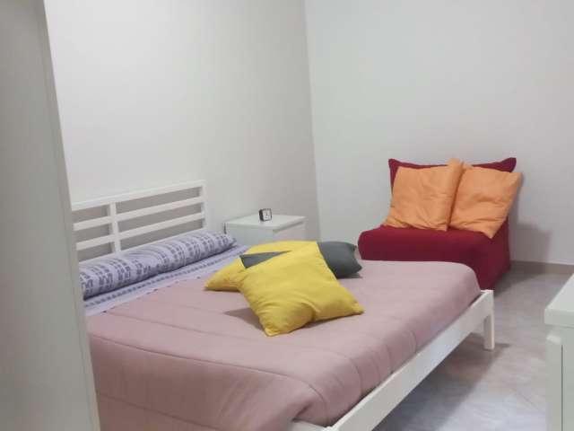Stanza in appartamento condiviso con 2 camere da letto in affitto a Marconi, Roma