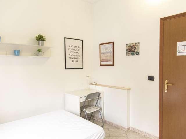 Stanza in appartamento condiviso con 2 camere da letto in affitto a Ostiense, Roma