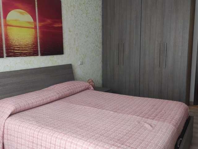 Stanza in appartamento condiviso con 2 camere da letto in affitto, Milano