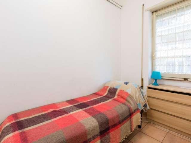 Stanza in appartamento condiviso con 7 camere da letto in affitto a E.U.R Roma