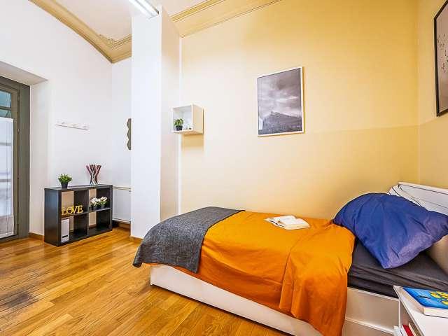Stanza in appartamento condiviso con 4 camere da letto in affitto a Cenisia, Torino