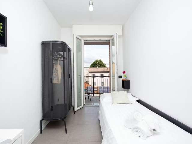 Stanza in appartamento condiviso con 5 camere da letto a Bovisa, Milano