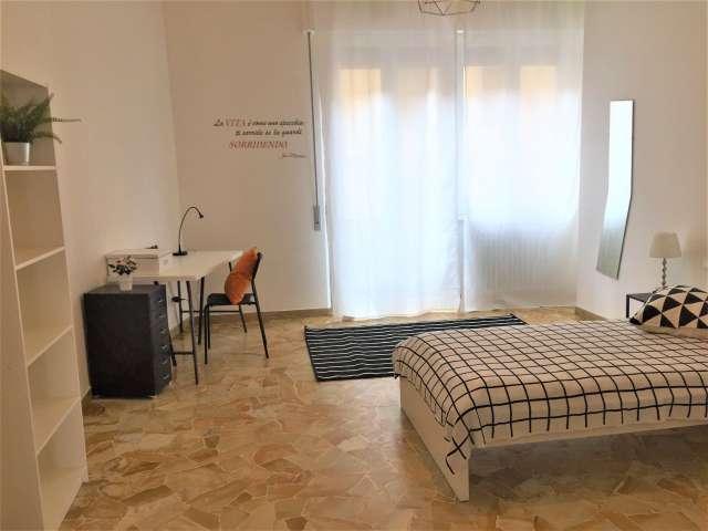 Stanza in appartamento condiviso con 5 camere da letto a Rovezzano Varlungo