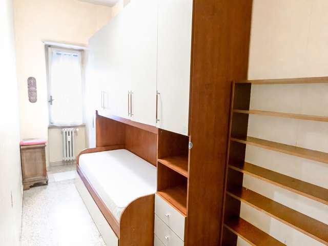 Stanza in appartamento condiviso con 5 camere da letto in affitto, D. Bosco, Roma