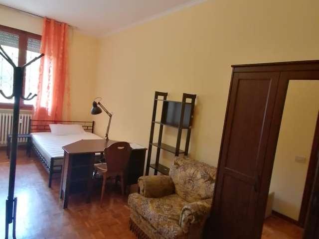 Stanza in appartamento condiviso con 5 camere da letto in affitto, San Giuseppe