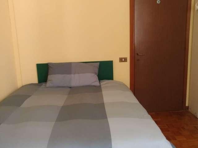 Stanza in appartamento condiviso con 5 camere da letto in affitto, San Giuseppe
